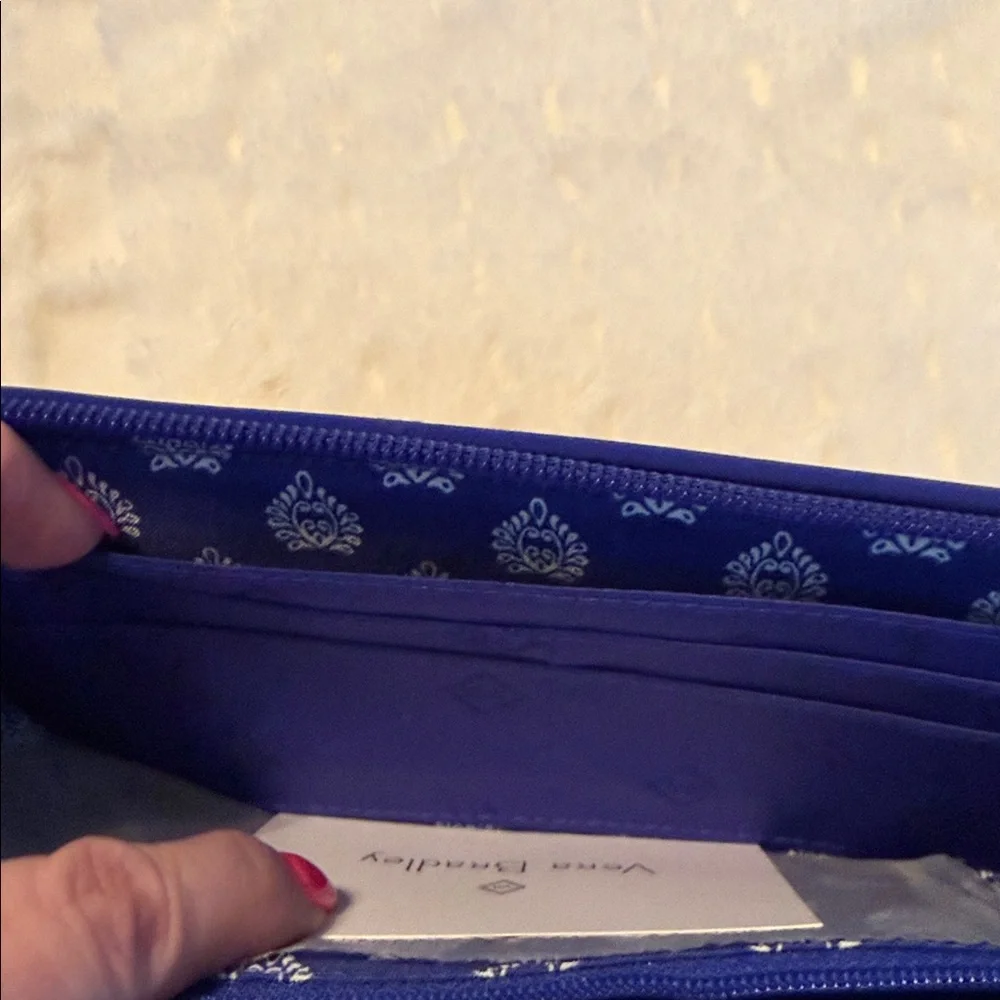 Vera Bradley RFID Quilted Cotton Wallet Zip Around Organizer Blue Floral NWOT - Picture 4 of 7
